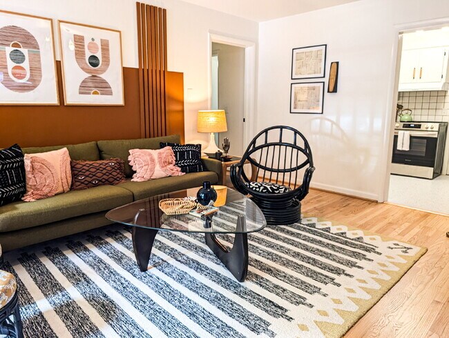 Building Photo - Fully Furnished 2BR/2BA Near USC – Pre-Leasing for January 2027