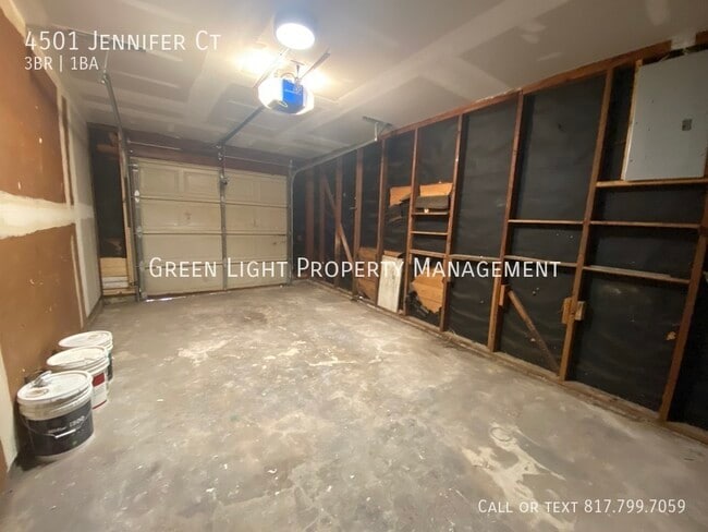 Building Photo - 4501 Jennifer Ct