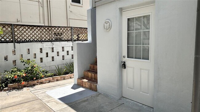 Primary Photo - 236 6th Ave N