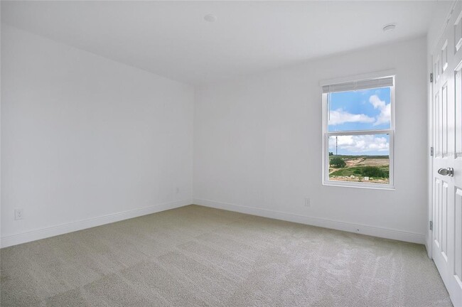 Building Photo - 7842 Syracuse Dr