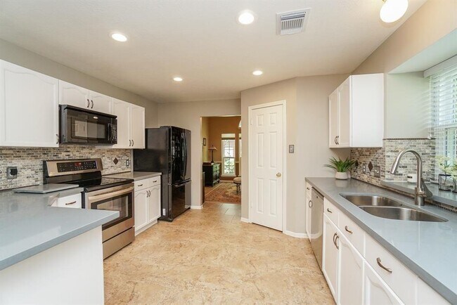 Building Photo - 210 Rolling Plains Dr