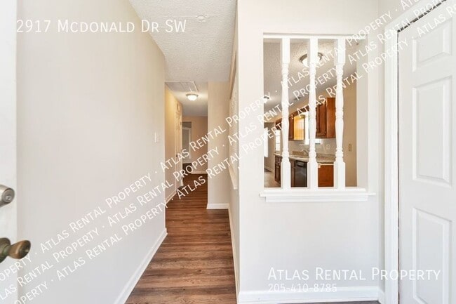 Building Photo - 2917 McDonald Dr SW