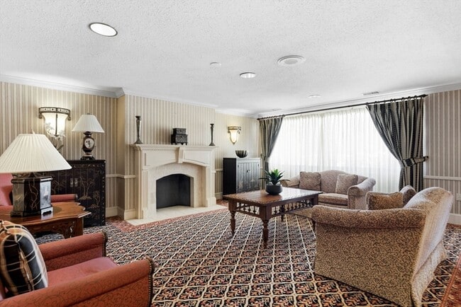 Building Photo - 1006 Paradise Rd