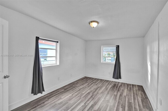 Building Photo - 2100 Service Rd