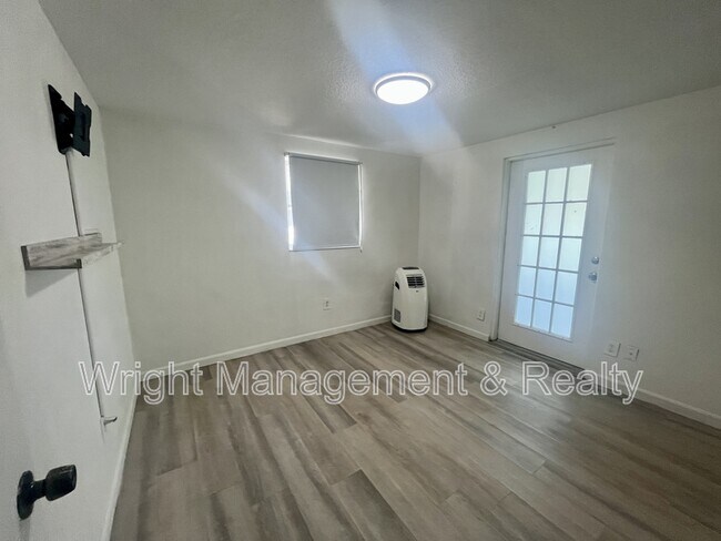 Building Photo - 3716 Cedarwood Dr