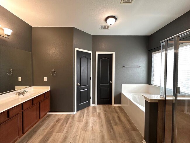 Building Photo - 4601 Tiddle Ln