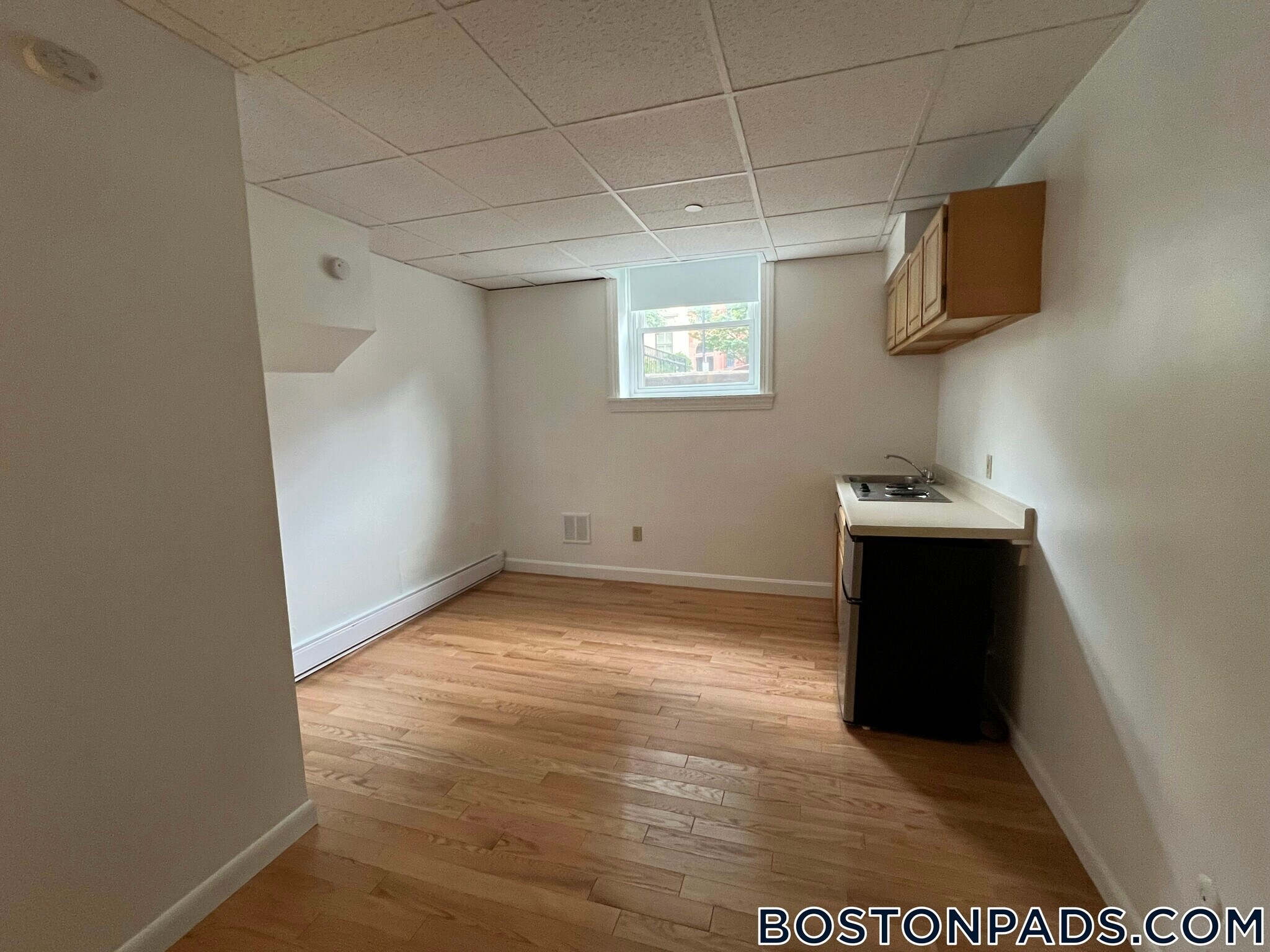 Building Photo - 405 Beacon St