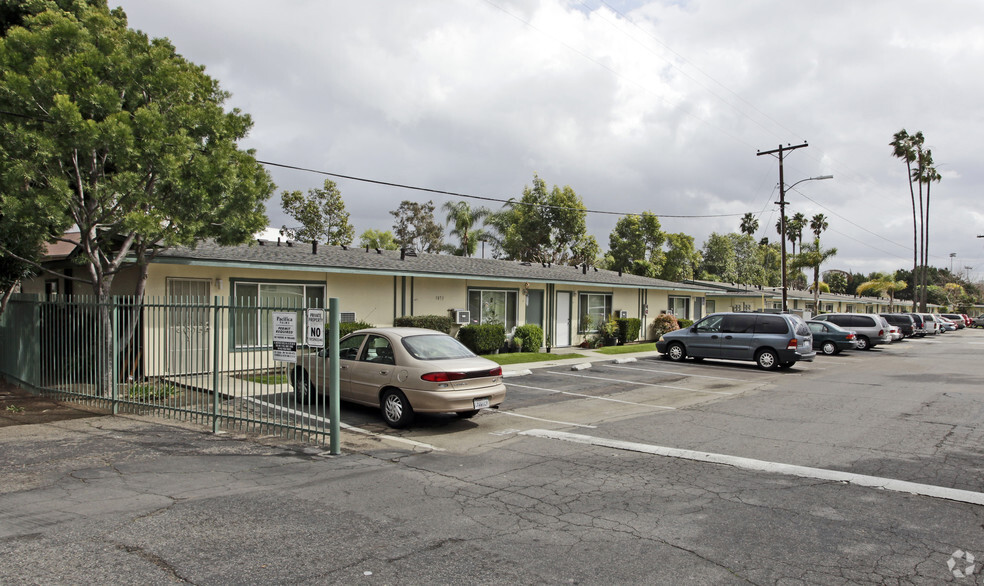 Primary Photo - Pacifica Palms Apartments