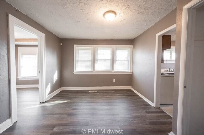 Building Photo - 1521 N Tacoma Ave