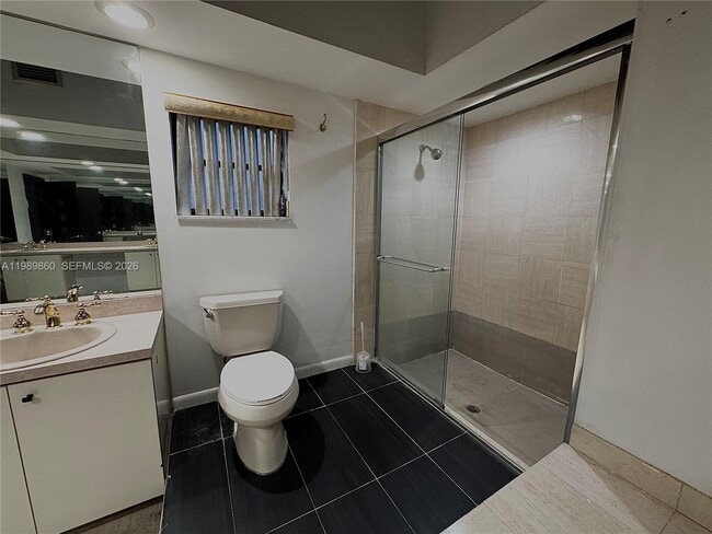 Building Photo - 3911 Farragut St