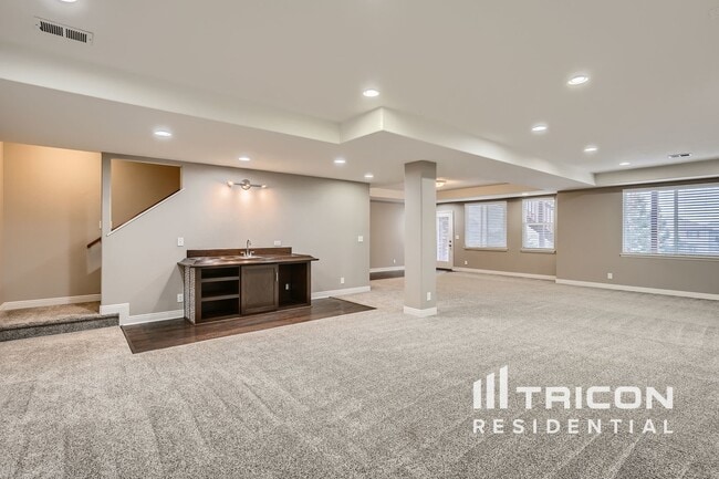 Building Photo - 14035 Hillrose Dr