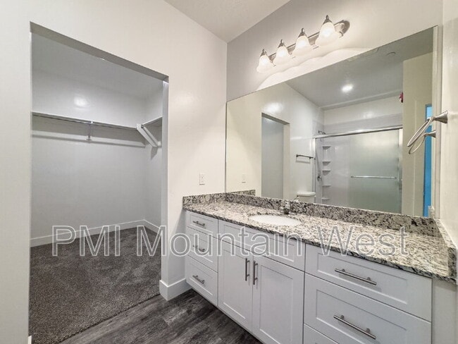 Building Photo - 875 S Depot St