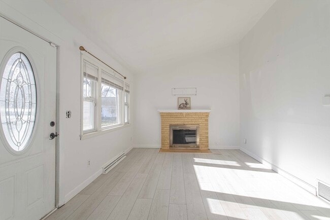 Building Photo - 16 Falconer Ave