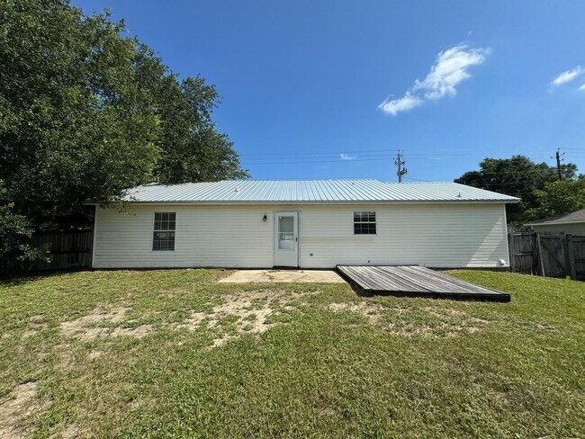 Building Photo - 2870 Aplin Rd