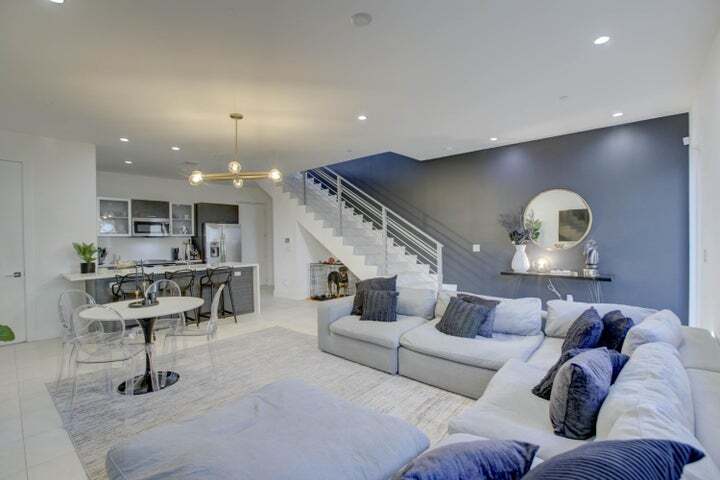 Building Photo - 1045 NE 18th Ave