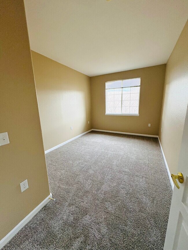 Building Photo - 10311 W Girton Dr