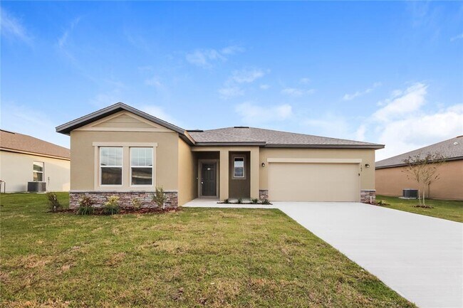 Primary Photo - 162 Hidden Lk Lp