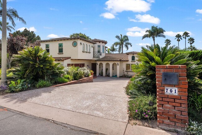 Building Photo - 701 N Granados Ave