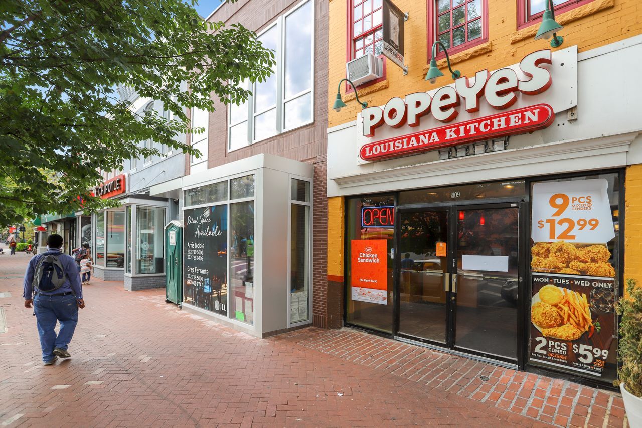 Building Photo - 1110 3rd St NE