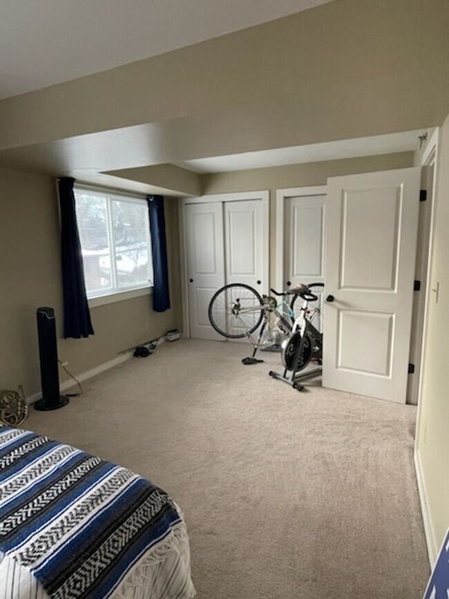 Building Photo - 2 BR 2 BA Condo