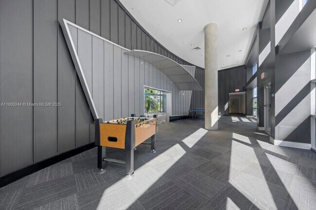 Building Photo - 2950 NE 188th St