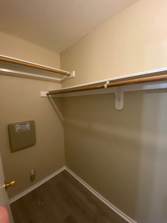 Building Photo - Charming and Spacious Home in a Quiet and ...