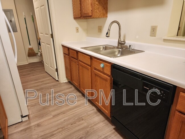 Building Photo - 135 Dale Hollow Dr