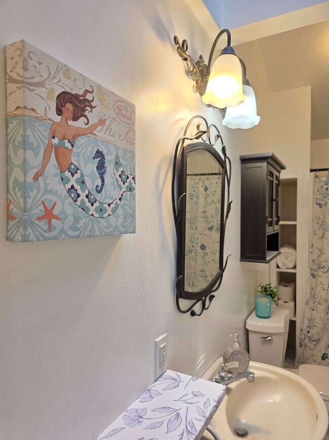 Building Photo - The Carriage House – Furnished Two Bedroom...