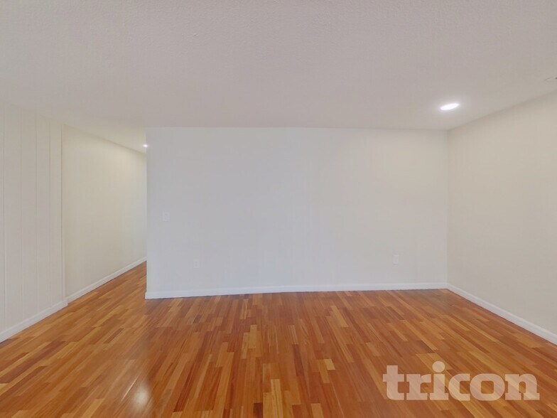 Building Photo - 1431 Croydon Dr