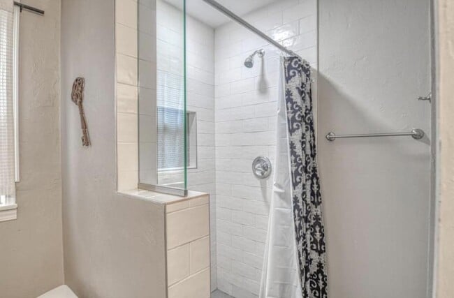 Building Photo - 4508 NW 34th St