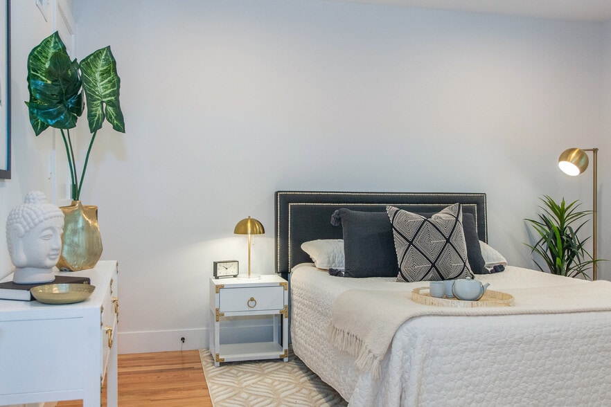 Building Photo - 360 Orange Rd