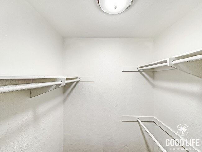 Building Photo - Clean & Move-In Ready Upgraded Condo in Prime Scripps Ranch Location