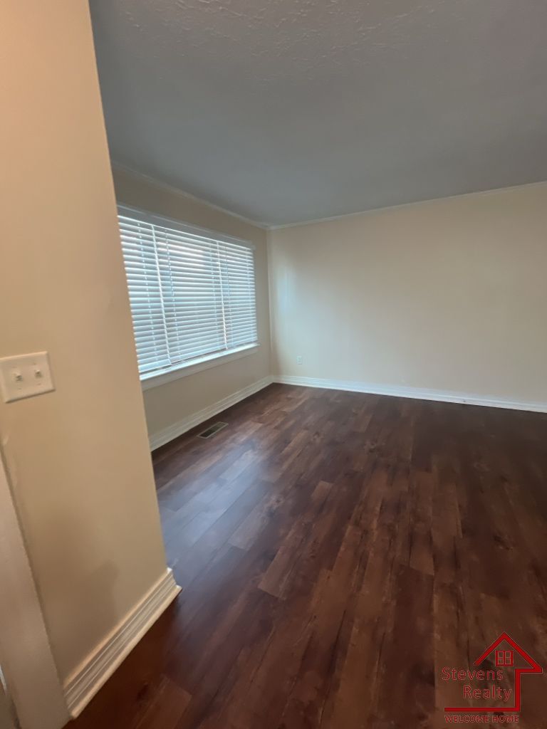 Building Photo - 1070 Brown Ave