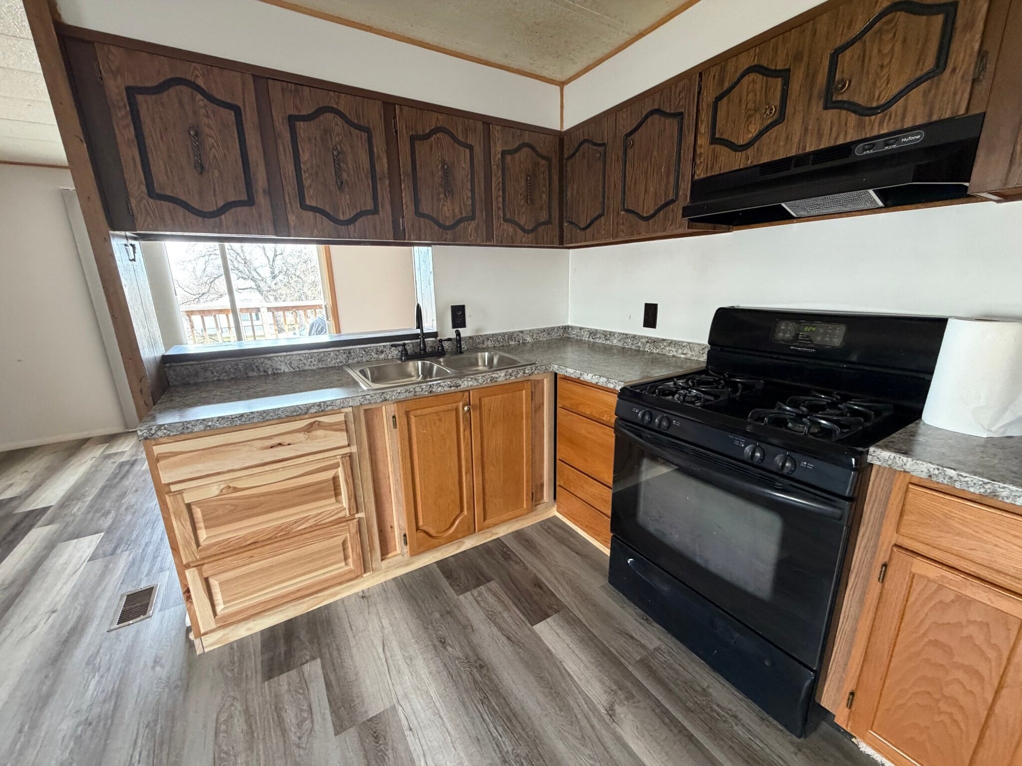 Building Photo - 227 4th St N