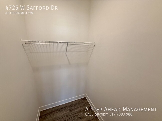 Building Photo - 4725 W Safford Dr