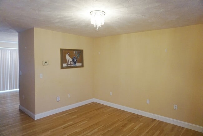 Building Photo - 118 Smith St