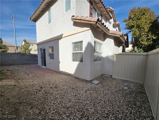 Building Photo - 10667 Alondra Peak St