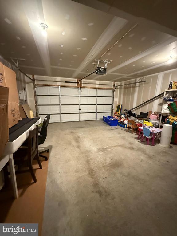 Building Photo - 189 Green Poplar Loop