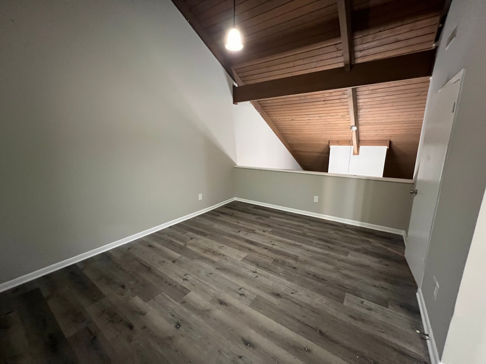 Building Photo - Room in Townhome on Terrace Trail