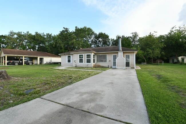 Building Photo - 319 Rustic Dr