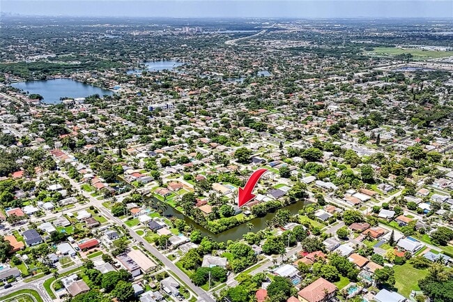 Building Photo - 216 SW 6th St