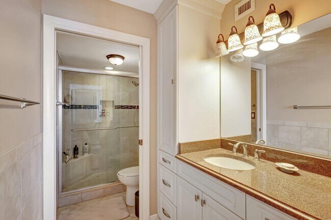 Building Photo - 10680 S Ocean Dr