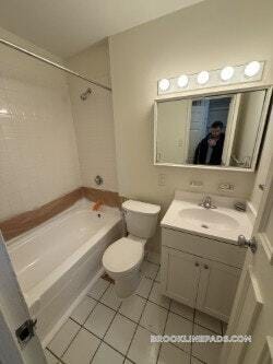 Building Photo - 185 Freeman St