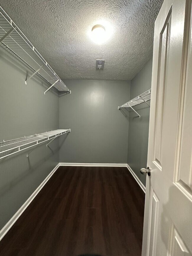 Building Photo - 1171 Catawba Way