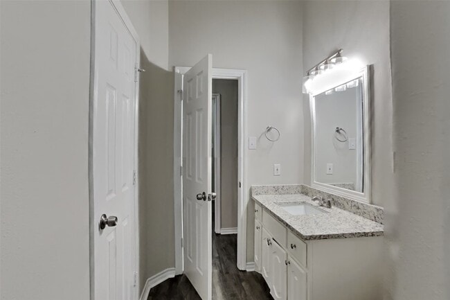 Building Photo - 16642 Greenbriar Point Ln