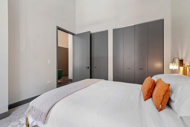 Building Photo - 29 S LaSalle St