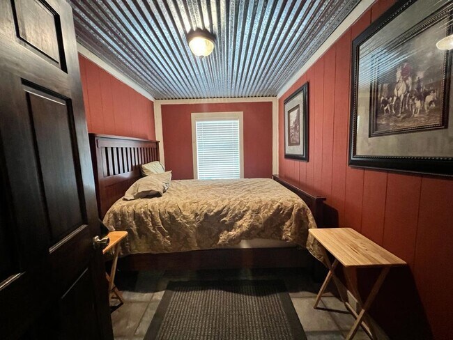 Building Photo - 130 N Jab