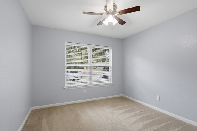 Building Photo - 6810 Jasmine Arbor Ln