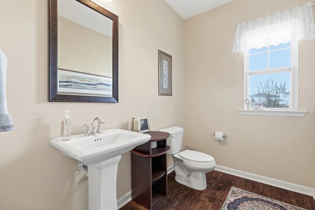 Building Photo - 225 Willow Point Cir