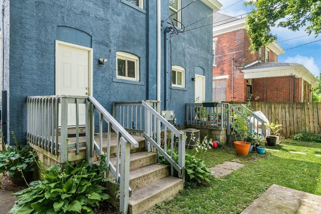 Building Photo - 395 Stoddart Ave
